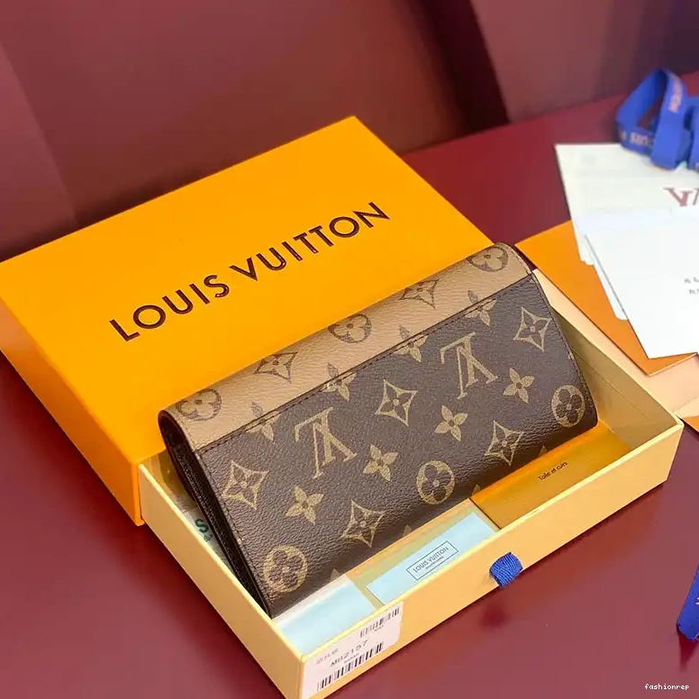 Fashionrepsfam ru LV Bags 2411YA0032 0819